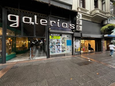 18 de julio esq. Rio negro 40 m2, boca de galeria!!