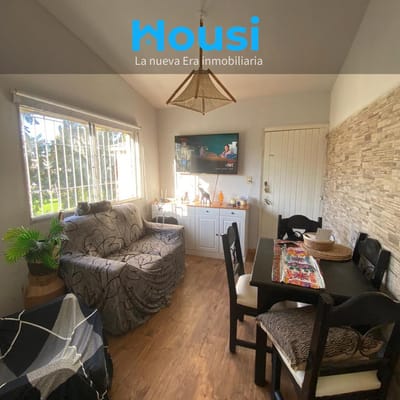 Venta Apartamento 2 dormitorios. Espacioso parque, con juegos de niños y parrilleros. A metros del Antel Arenas. Villa Española