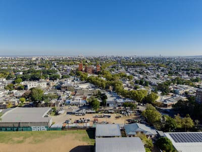  Venta Casa con amplio terreno de 743 m2 frente 21 mts.