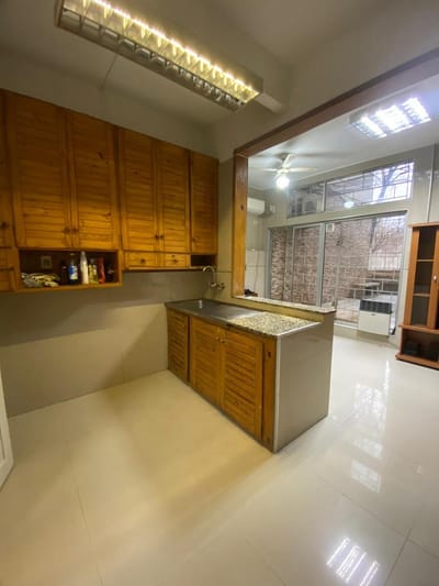 VENDO Apartamento AMPLIO 3 DORMITORIOS, 2 BAÑOS, CON VISTA A LA RAMBLA, CIUDAD VIEJA.GARAJE INCLUIDO
