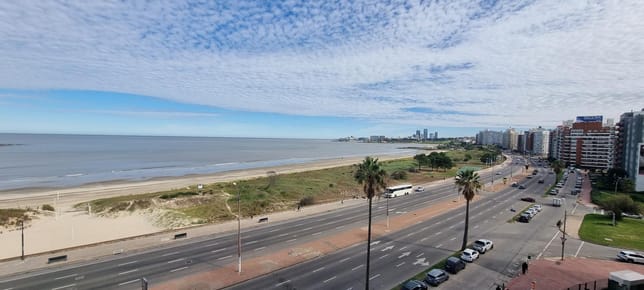 Apartamento en primera linea, hermosa vista, garaje, calefacción, portería, box