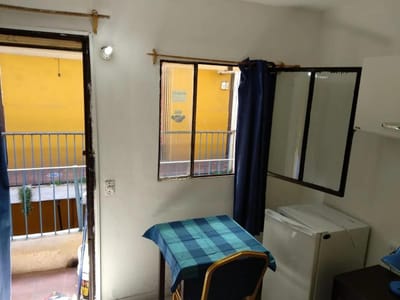 Hostal, 30 habitaciones, renta adelantada