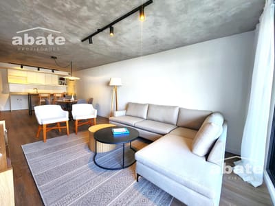 Venta apartamento 2 Dormitorios en Pocitos de grandes dimensiones