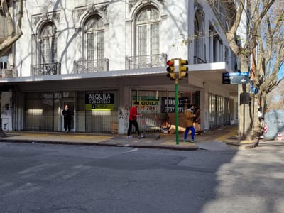 Edificio entero , Paraguay esquina San Jose, gran esquina !!