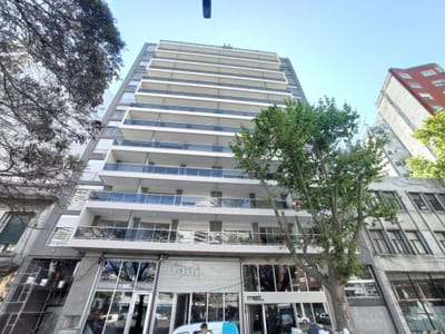 Apartamento -strena 8 de Octubre y 18 de Julio! Monoambiente 37 m2