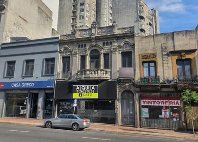 Av Uruguay casi Libertador, padrón único , 1319 m2, excelente renta !!