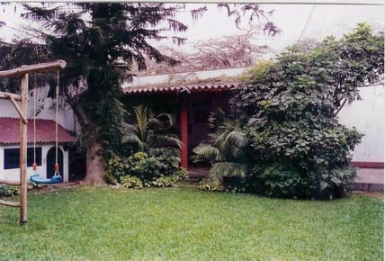 CASA EN VENTA COMO TERRENO MIRAFLORES