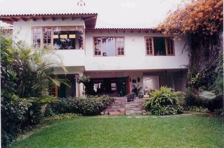 VENTA DE ESTUPENDA CASA EN MIRAFLORES (609-257-1)
