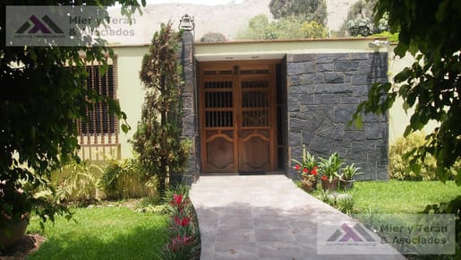 FANTASTICA CASA EN VENTA  EN LA MOLINA