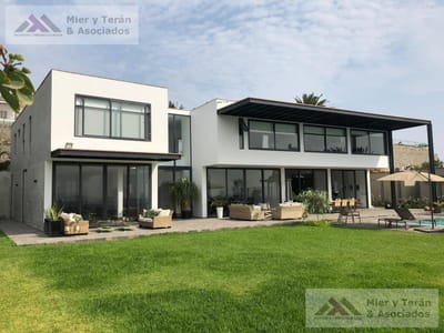 VENTA HERMOSA Y MODERNA CASA EN CASUARINAS SURCO (609-721-1)