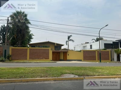VENTA CASA EN RINCONADA DEL LAGO - LA MOLINA (609-1060-2)