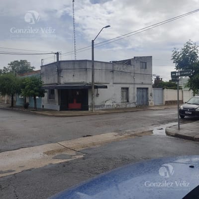 Local en centro sobre calle 18 de Julio y JP Varela