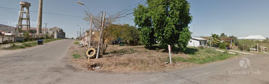 Terreno en  esquina de Felipe Fontana y Bravo
