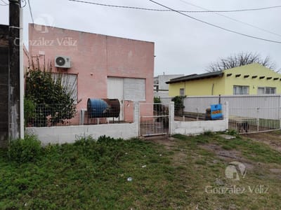 Casa a sólo dos cuadras de la dársena de Nueva Palmira