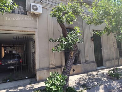 Amplia propiedad ubicada en el centro de la ciudad de Carmelo