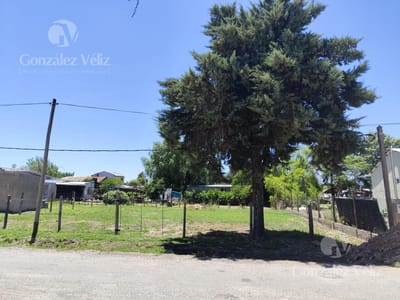 Terreno con área total de 437m2 con 20,49 metros de frete a calle 18 de Julio 