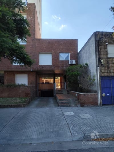 Apartameno de 2 dormitorios en primer piso con vista al Río y a 250 metros del Puerto
