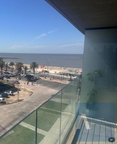 Apartamento  En Venta CON RENTA, Malvin Frente al mar