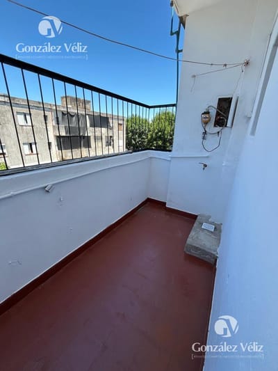 Vivienda INVE en en 2do piso de muy buenas condiciones 