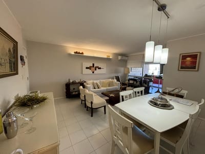 Apartamento - Punta del Este. 2 dormitorios, garaje y vista al mar