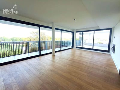 Apartamento penthouse de tres dormitorios en alquiler en Carrasco Norte - 402