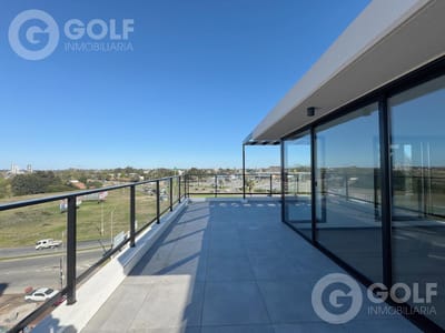 Venta de Penthouse Esquinero de 3 Dormitorios en Barra de Carrasco
