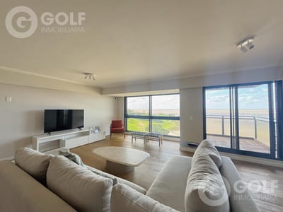 Venta de apartamento de 3 dormitorios en suite y servicio c/cochera en Puertito del Buceo