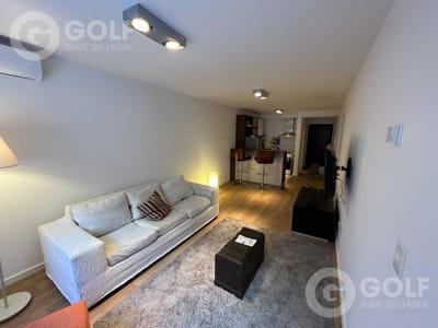 Venta de Apartamento con muebles y renta de 1 dormitorio en Punta Carretas