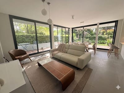 Oportunidad en Playa Brava. Apartamento 3 dormitorios y jardín. Amenities