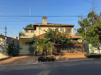 Casa de 4 Dormitorios a la Venta en Barrio San Pablo Asunción