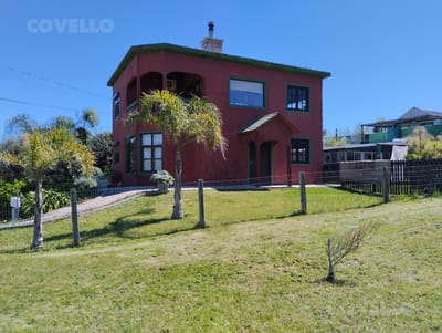 Casa en alquiler en el Chorro a metros de la playa