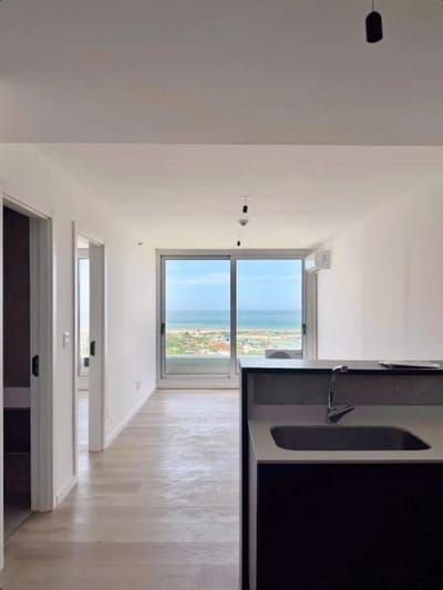 Alquiler de apartamento 1 dormitorio con terraza en Carrasco, Montevideo.