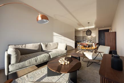 Venta apartamento tres dormitorios con terraza en Carrasco.