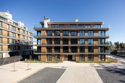 Venta apartamento tres dormitorios con terraza en Carrasco