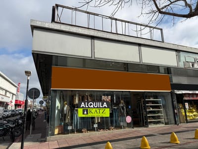 Gran esquina en Peatonal Sarandí e Ituzaingo. Frente 6 metros!!