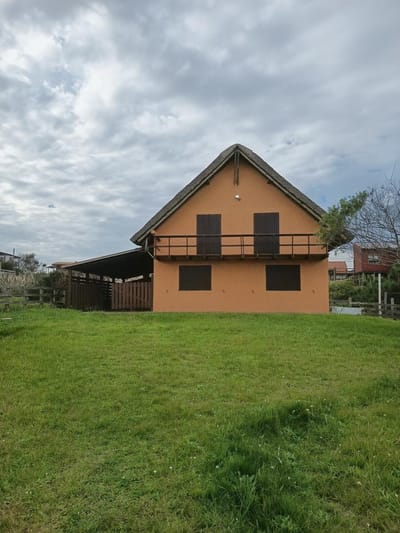 casa de familia cerca de la playa grande