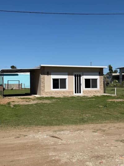 ¡TRIPLE RENTA EN ESQUINA! UN SÓLO PADRÓN CON 3 CASAS INDEPENDIENTES