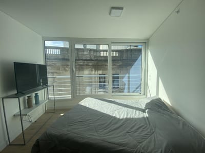 Venta De Monoambeinte Completamente Equipado y Amueblado En Edificio JOY Montevideo!