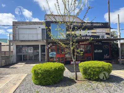 Venta de casa y amplio terreno