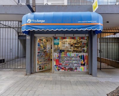 Llave en venta frente a la Intendencia – Negocio rentable