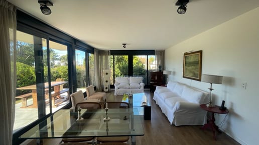 Excelente apartamento en venta en Jardines de Carrasco