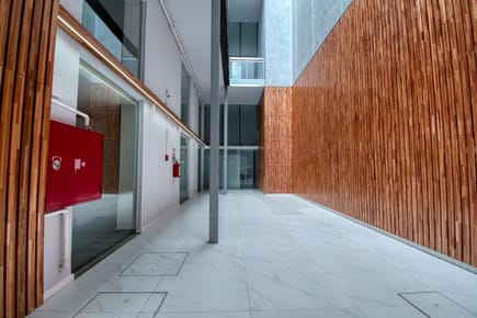 Oficina a estrenar, prox a la Plaza Matriz, 88 m2 !