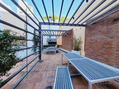 Venta Apartamento 1 dormitorio piso alto al frente Tres Cruces