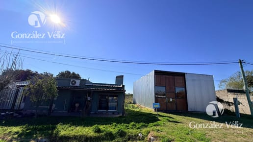 Casa con Galpón en amplio terreno - Nueva Palmira 