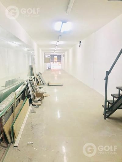 Vendo local comercial sobre 18 de julio con entrepiso, 142m2, Centro, Montevideo