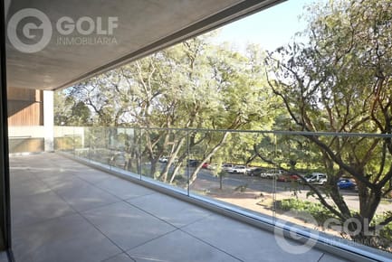 Venta de apartamento de 3 dormitorios con servicio en Punta Carretas