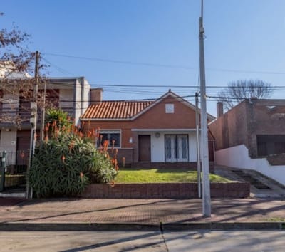 Venta de casa en Punta Gorda 3 dormitorios: Mar Antártico y Gral. Paz