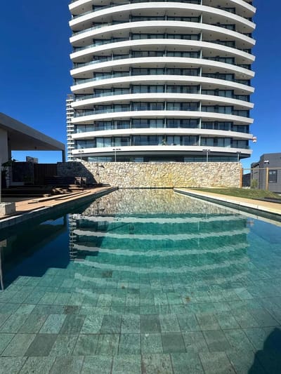 Apartamento en alquiler 1 dormitorio a estrenar ventura. Piso 14 excelente vista. Con cochera incluida. Carrasco Tower. Parque Miramar.