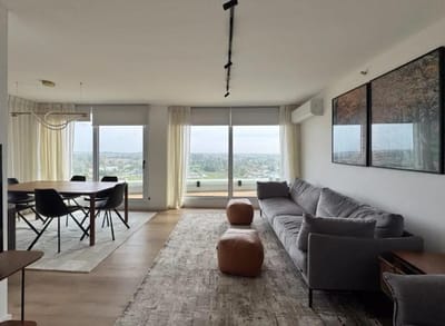 Alquilo Apartamento De 3 Dormitorios de lujo Amueblado. Piso 17 excelente vista. Carrasco frente a los lagos. A metros de la costa. Carrasco Tower. Parque Miramar.
