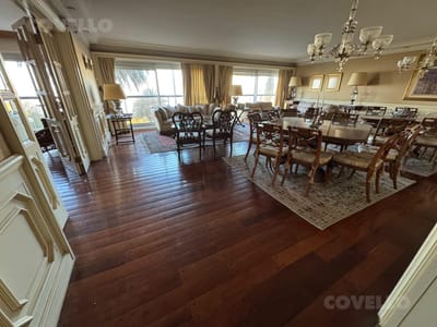 Venta apartamento 3 dormitorios, 2 cocheras, sobre rambla Armenia, Puerto del buceo